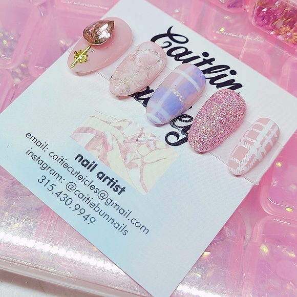 Pink & Plaid Press on Nails - Picture 1 of 1